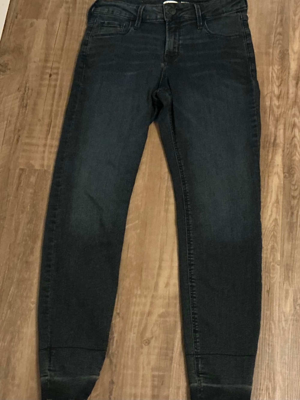 Old Navy Rockstar Super Skinny Ankle jeans, size 2
